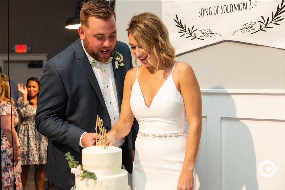 CAKE CUTTING, COUPLE, BRIDE + GROOM