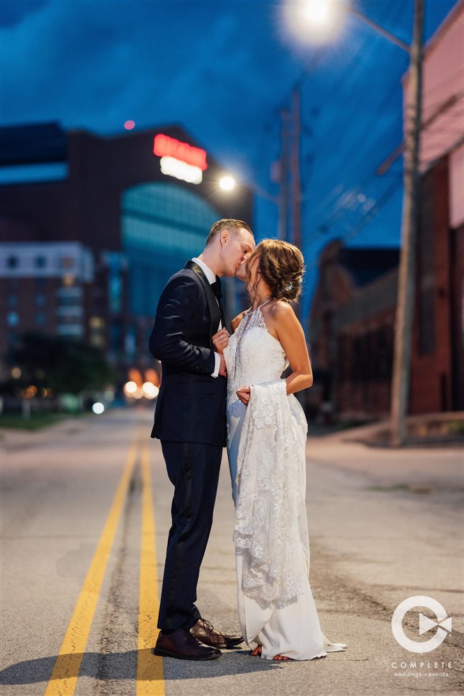 Couple in Downtown Indy | Indianapolis wedding photo
