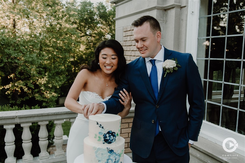 cake cutting photo