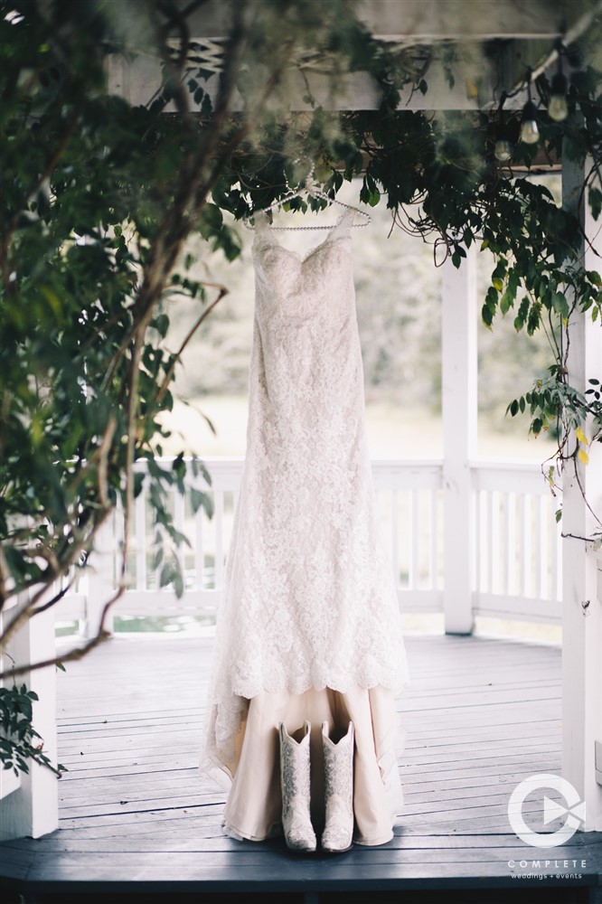 Jacksonville Florida Wedding Dress during outdoor barn wedding in the Fall