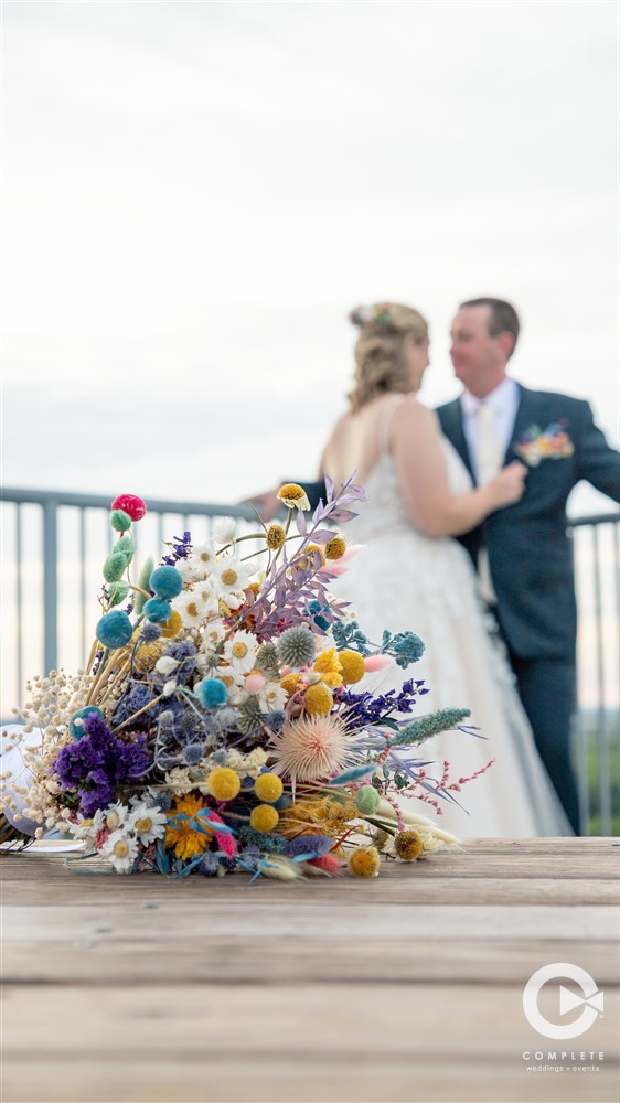 colorfule wedding flowers