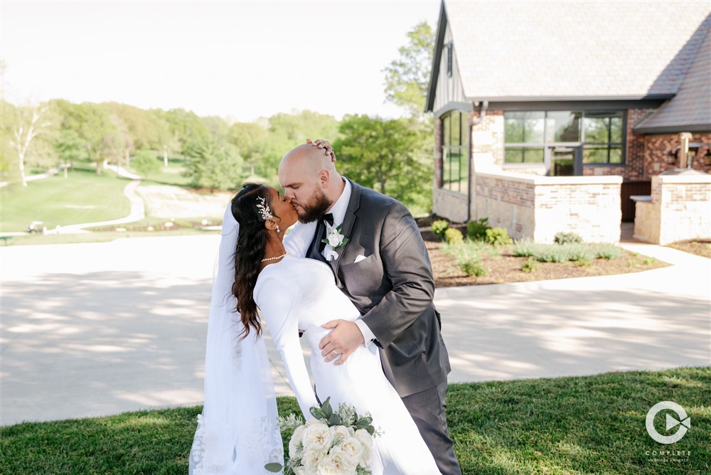 Brittany + Grant's Charming Wedding at Oakwood Country Club