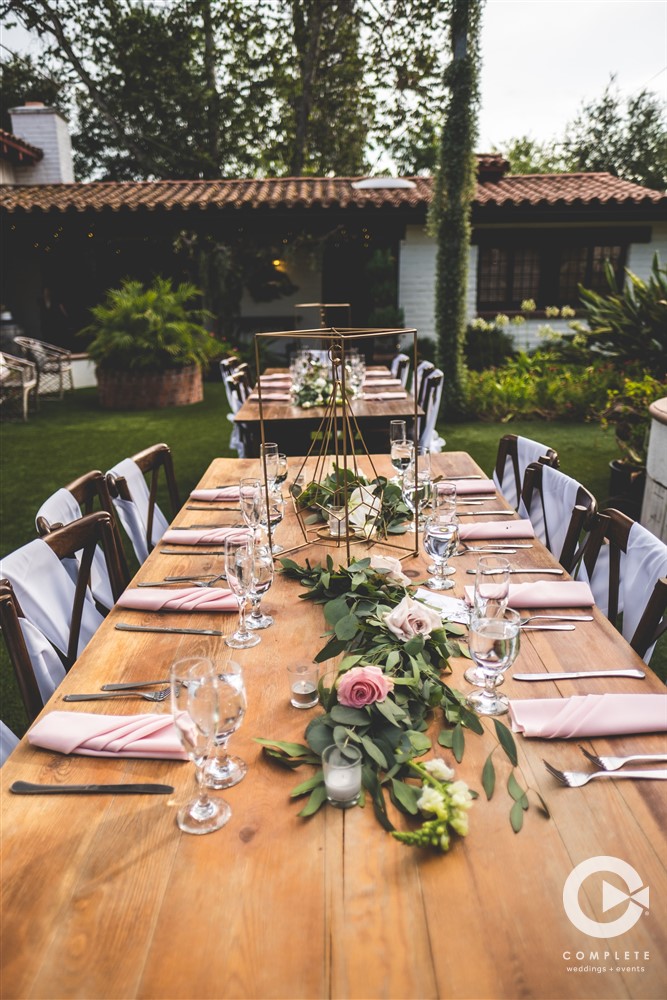 outdoor wedding reception table setup