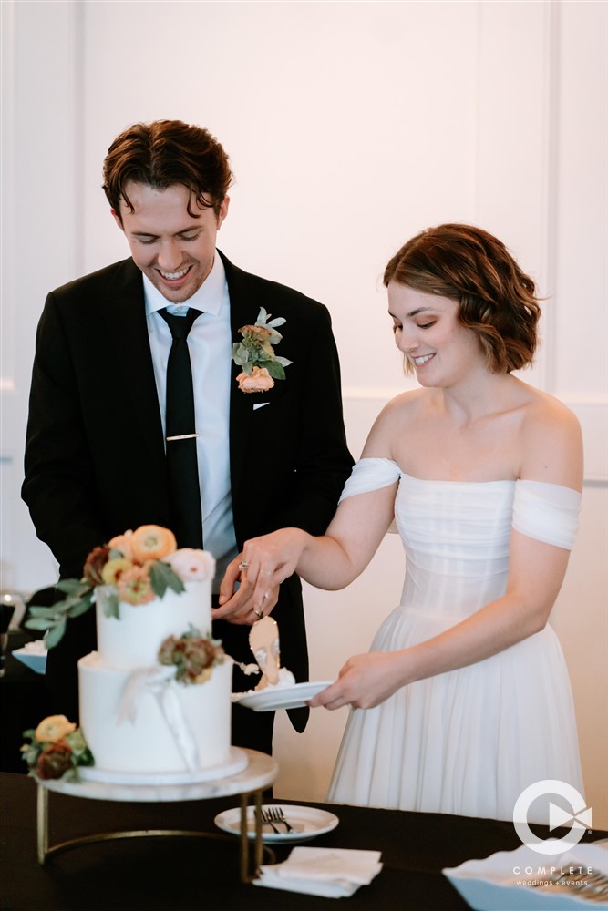 cake cutting photo