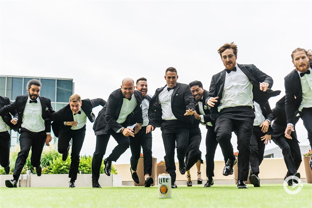 groomsmen photos