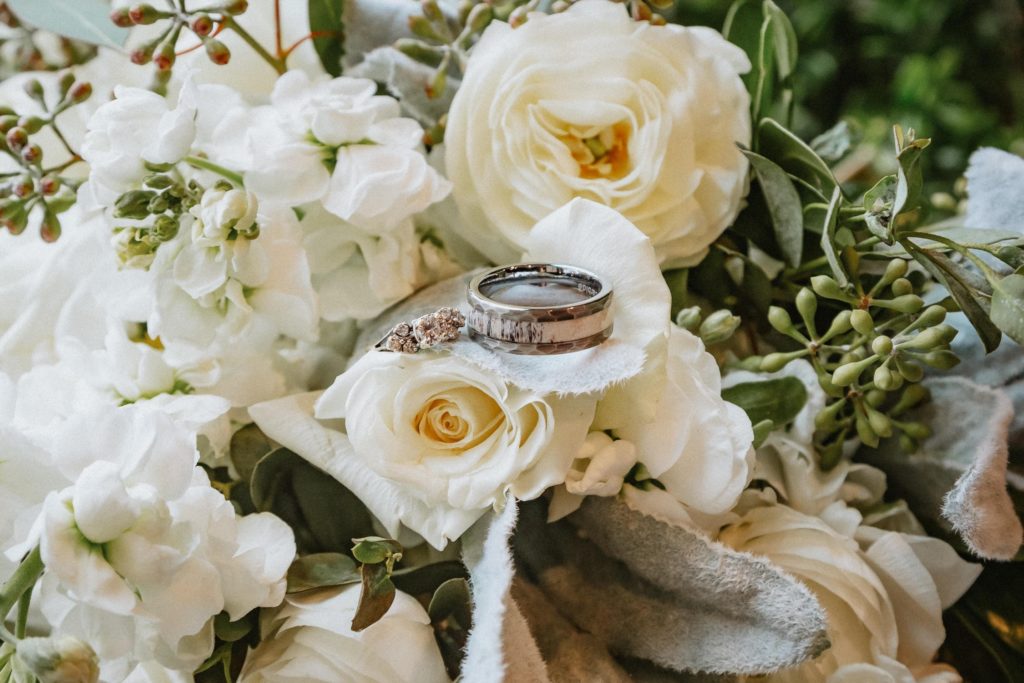 flowers ring rings bouquet