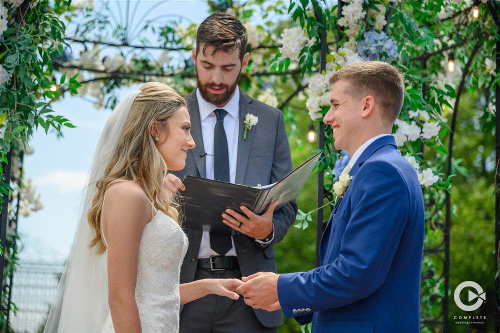 Vow Writing Tips from Wedding Experts