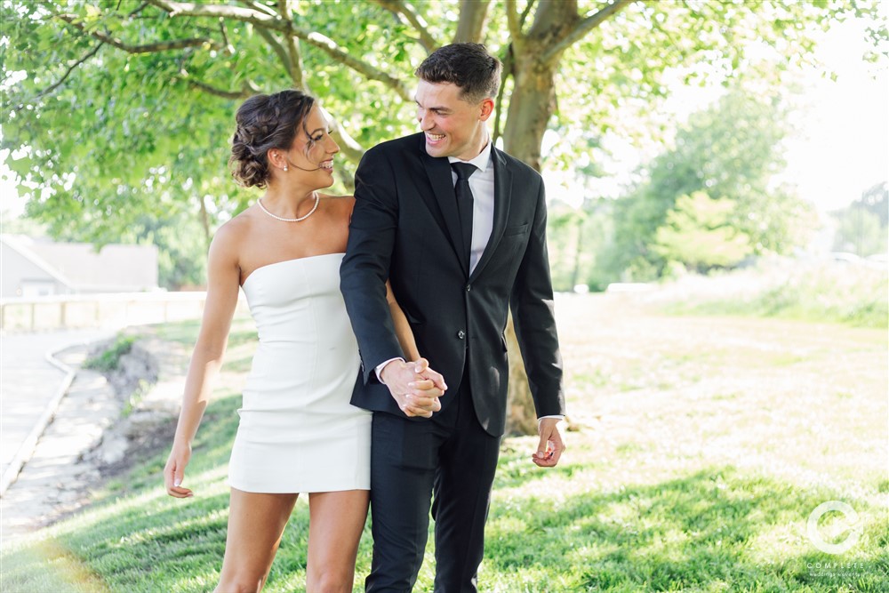 ways to cut wedding costs