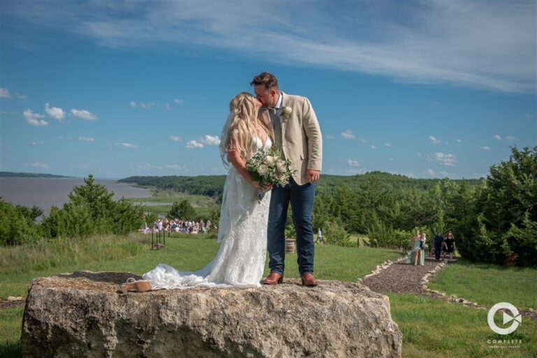 Kansas Bride & Groom Wedding Photography