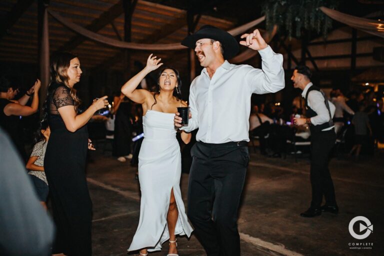 Kansas Bride & Groom Wedding Photography