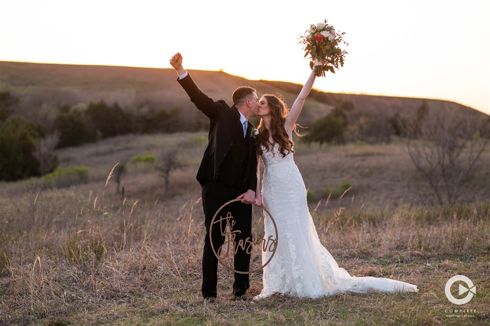 Kansas Bride & Groom Wedding Photography