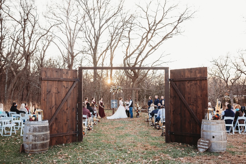 timeless wedding themes