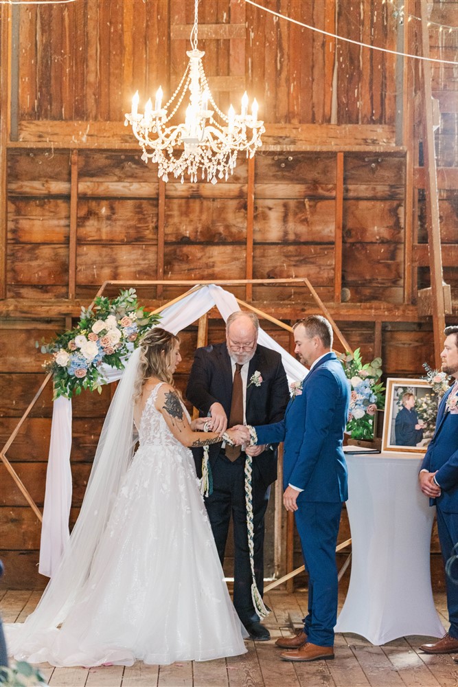 What Is a Personal Attendant at a Wedding? | Wedding Services