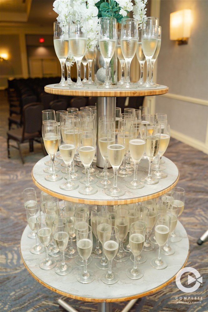 champagne tiers