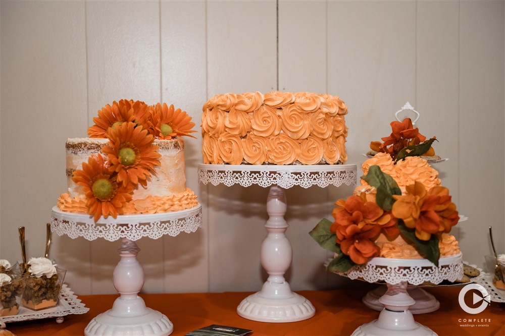 peach cake - 2024 wedding color trends