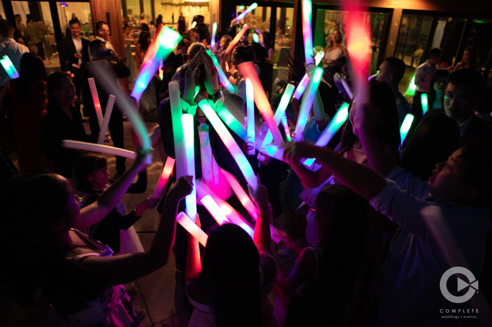 Light sticks, unique wedding receptions, Park Inn, Mechanicsburg