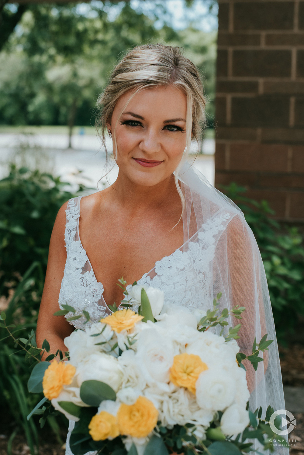 yellow and white bouquet