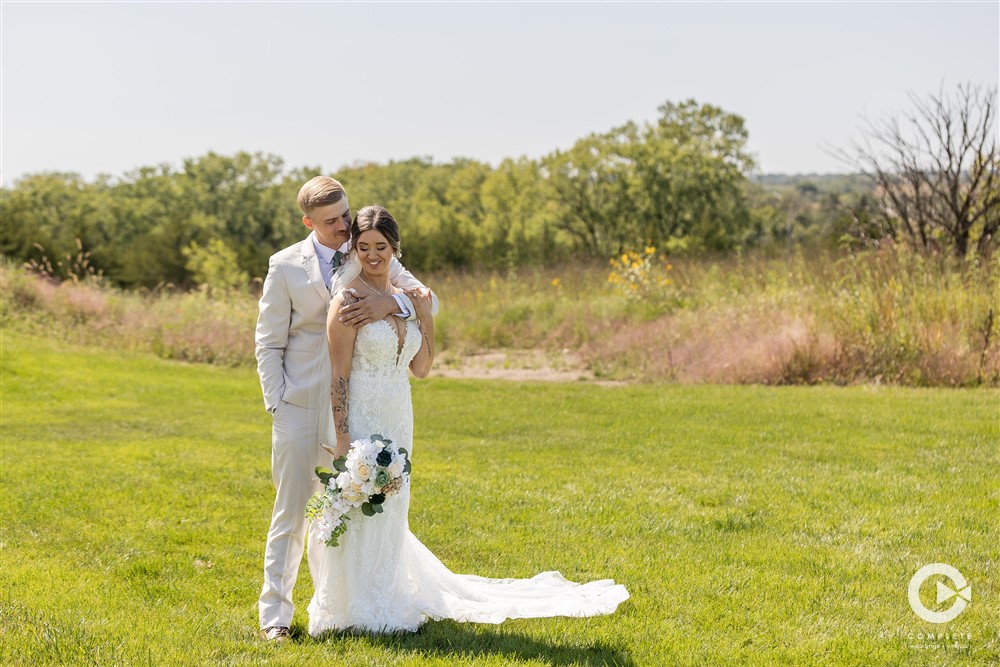 How to Choose Your Wedding Photo Style