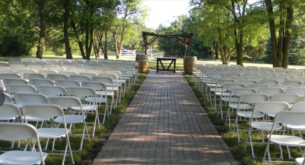 outdoor wedding venue country pines lincoln nebraska