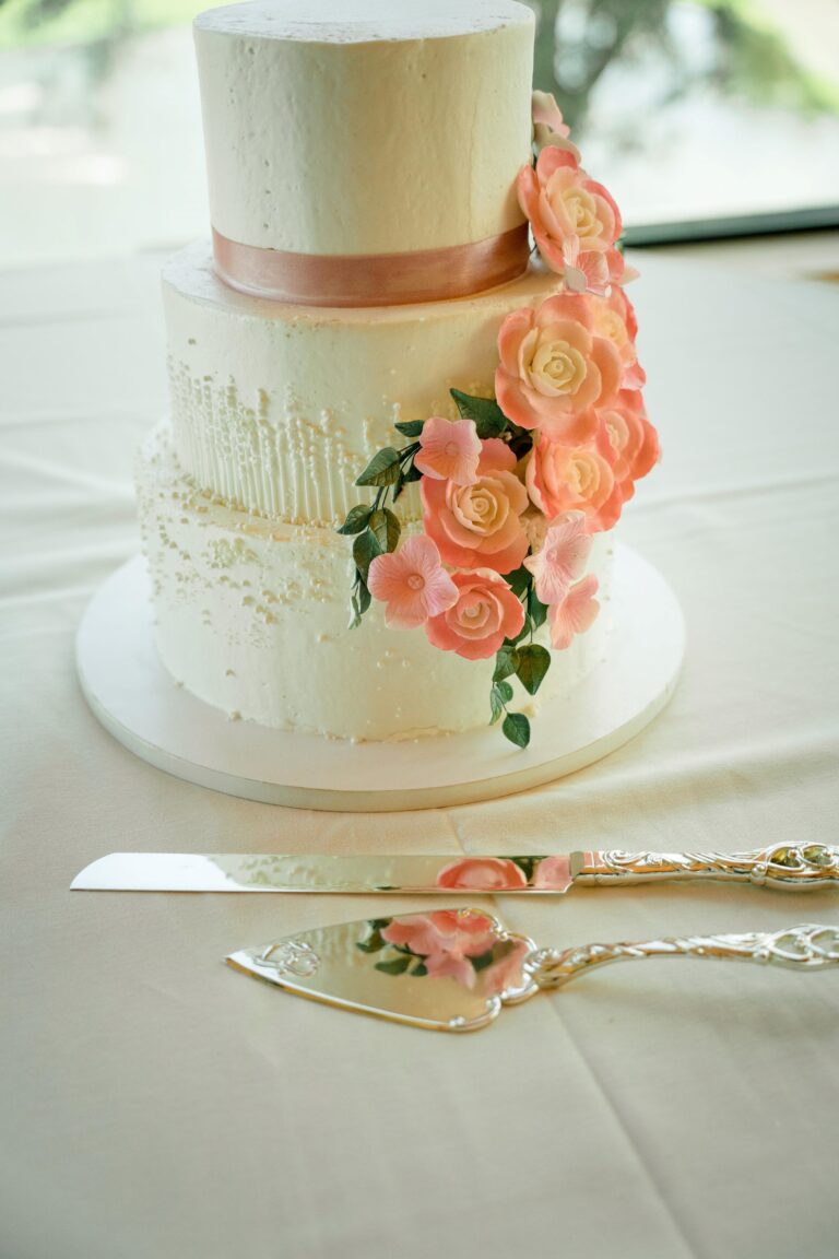 Madison Wedding Cake Photography