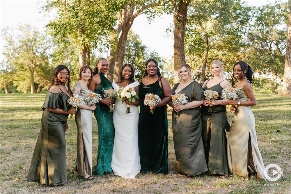 green and white summer wedding