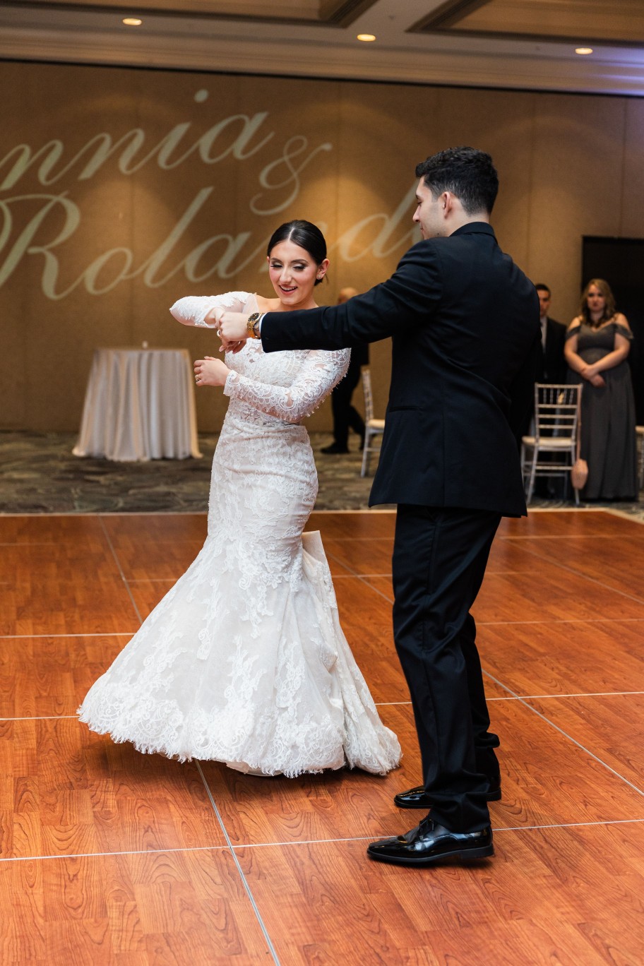 Surprise Choreographed Wedding Dance by Newlyweds