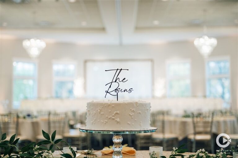 Wedding cake topper detail