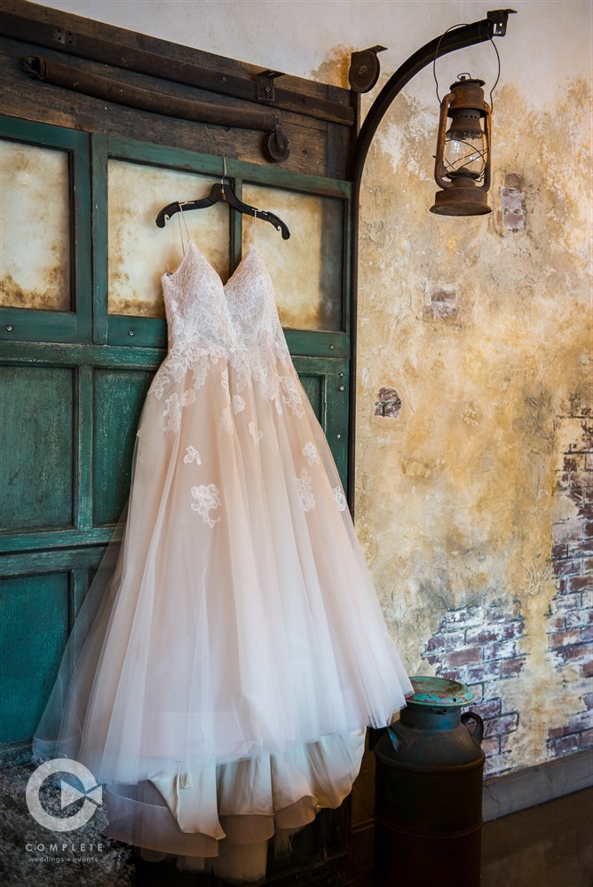 Who Should Come Wedding Dress Shopping With You and What to Wear