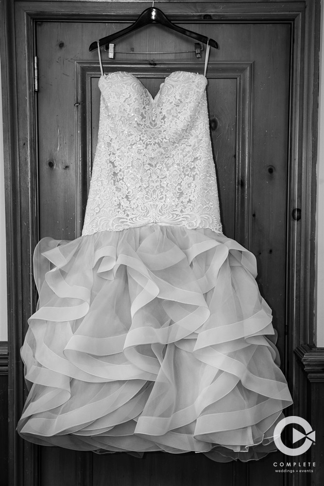 Milwaukee wedding dress black and white photo