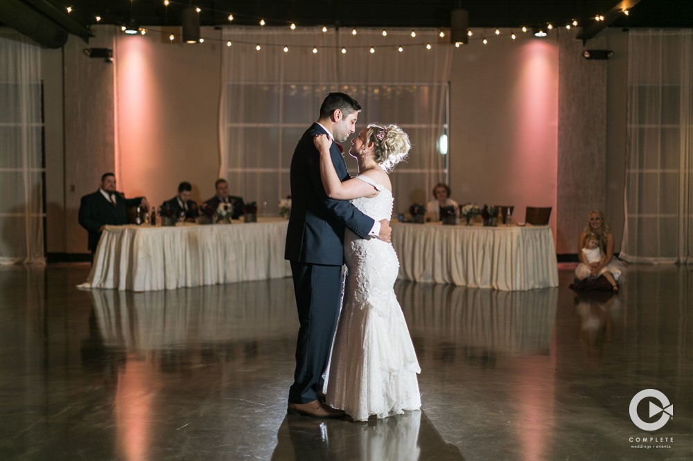 Milwaukee Couple's First Dance