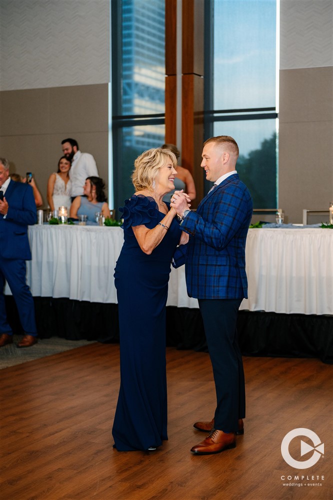 mother/son dance