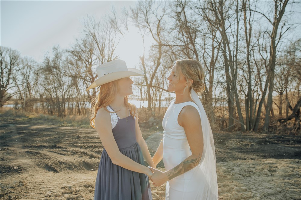 mother daughter wedding photos