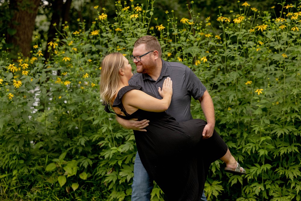 Minnesota Fall Engagement photo by Ari R.