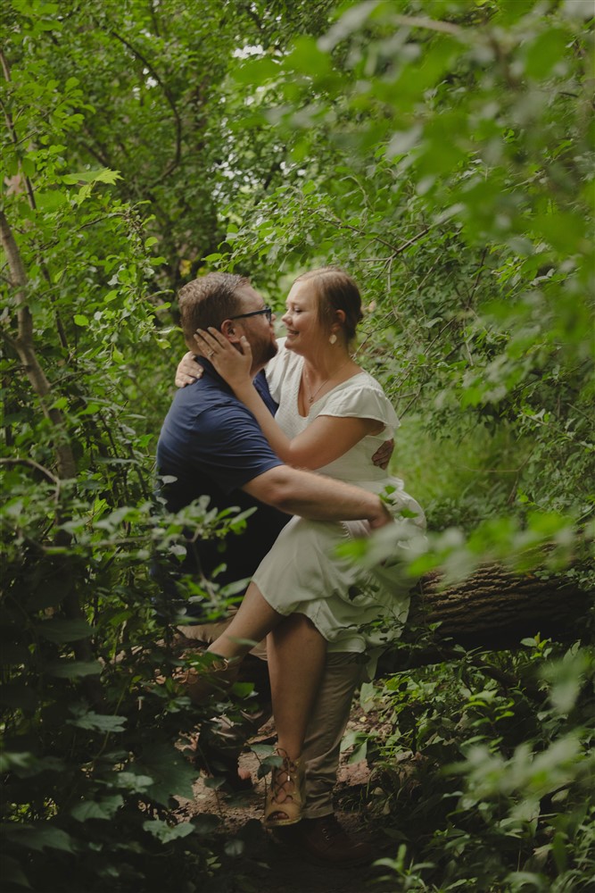 Minnesota Fall Engagement photo by Ari R.