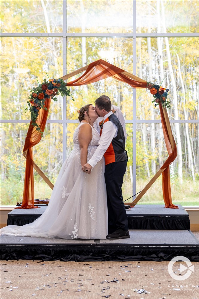 Minnesota Fall Wedding at the Braham Event Center