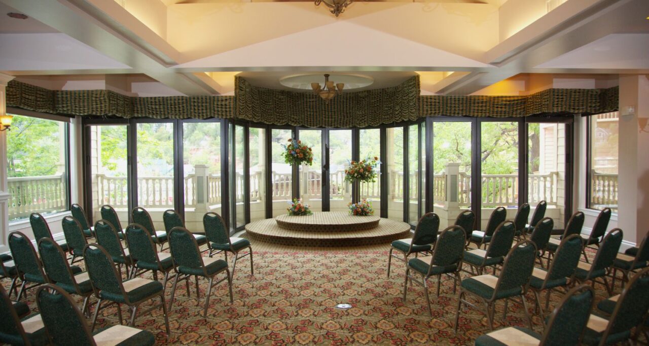 How to Choose a Wedding Venue in Northern Colorado That Fits You