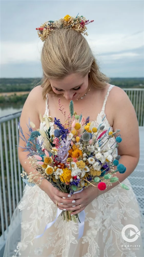 Colorful wedding flowers