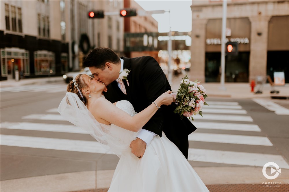 Discover the Charm of the Modern Frontier: Weddings in Oklahoma City