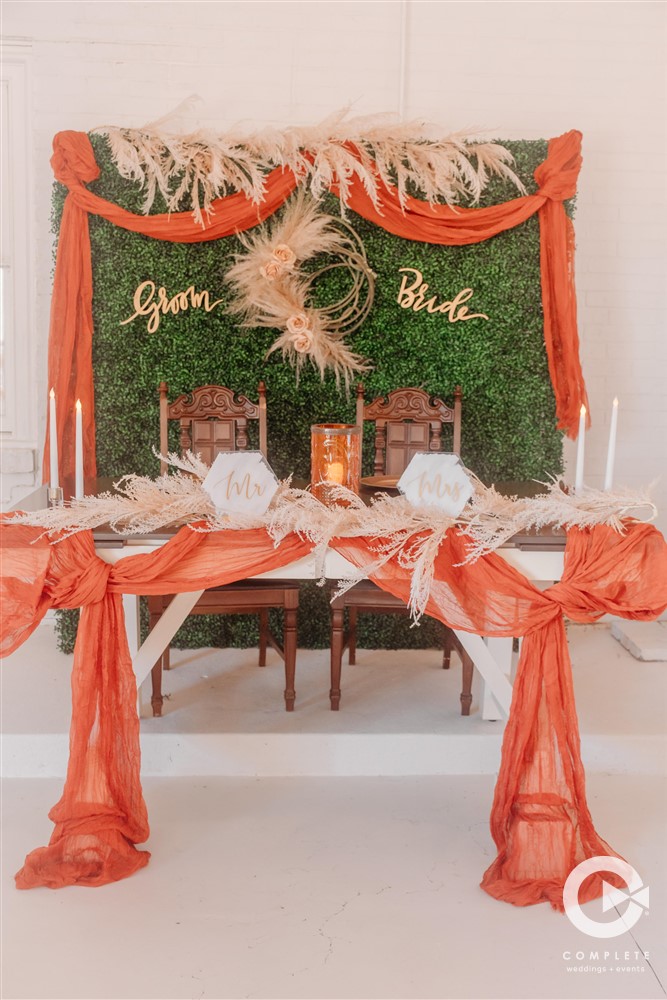 sweetheart table