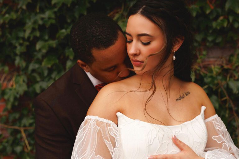 Shoulder kiss at Bohemian Gardens