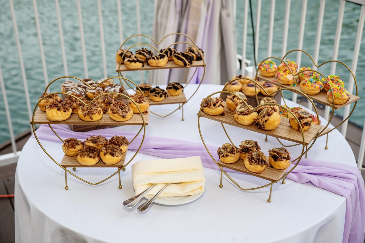 donuts for wedding desserts
