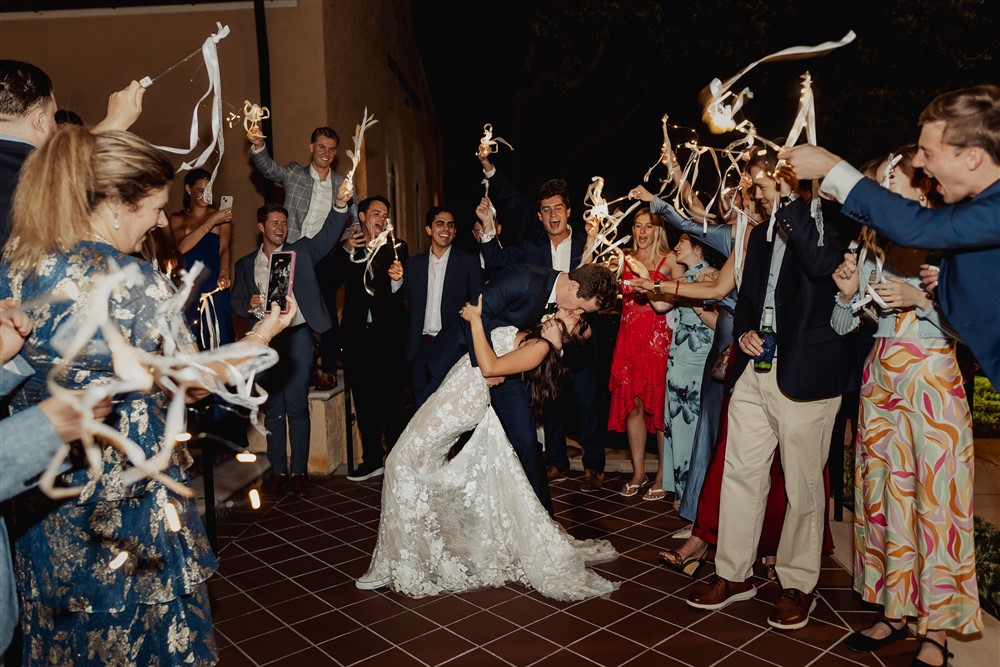 How to Make Your Wedding Guest List Without the Stress