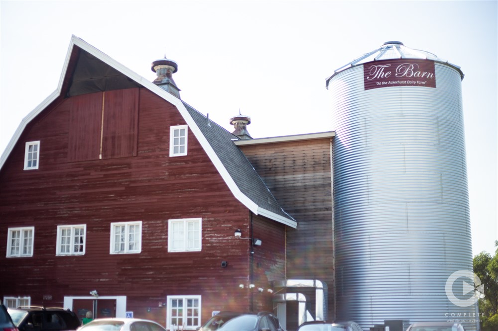 We LOVE Summer Venues: Check out the Omaha Barn