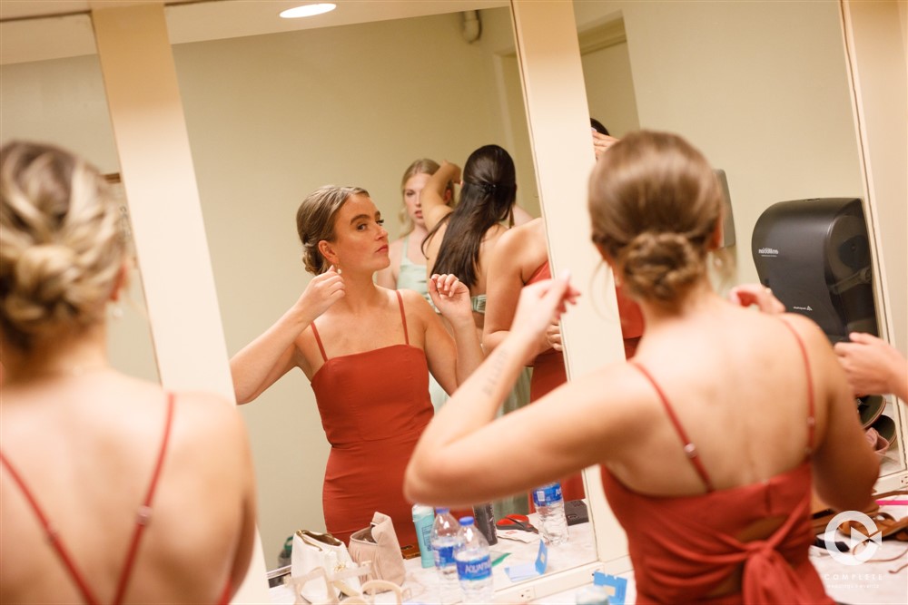 getting ready Omaha wedding