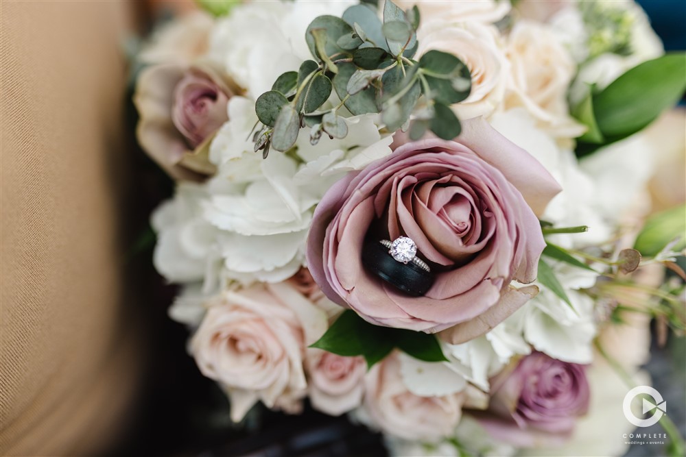 dusty rose and white wedding colors