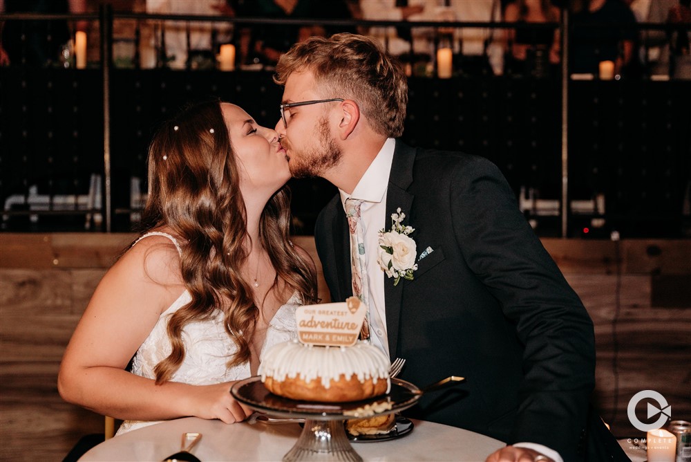 wedding cake cutting photo