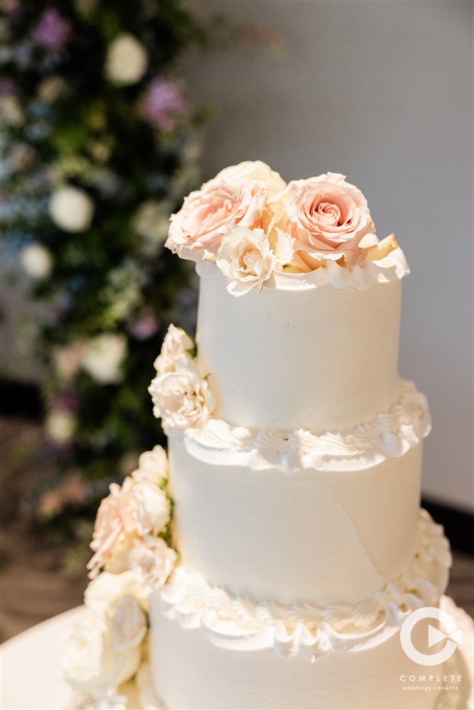 simple three layer wedding cake