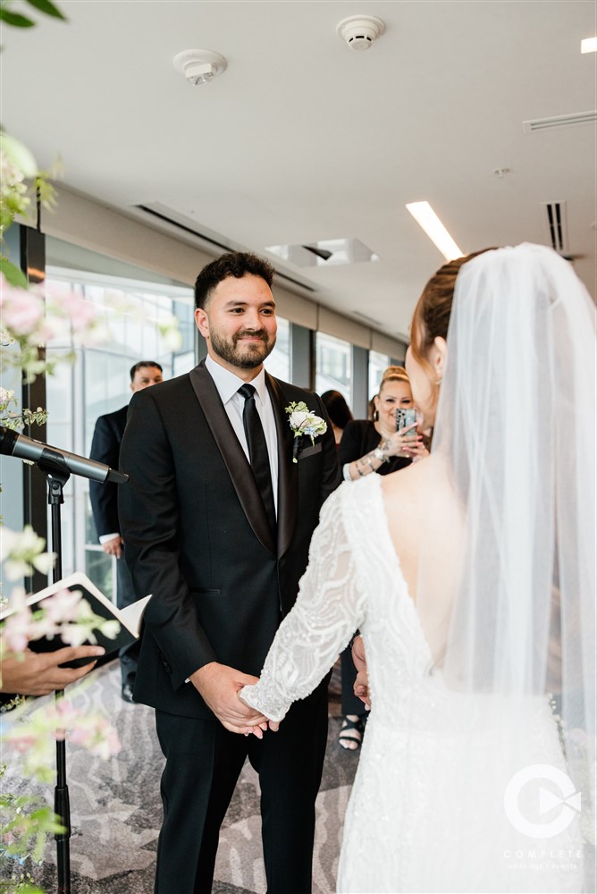 the farnam hotel wedding photos