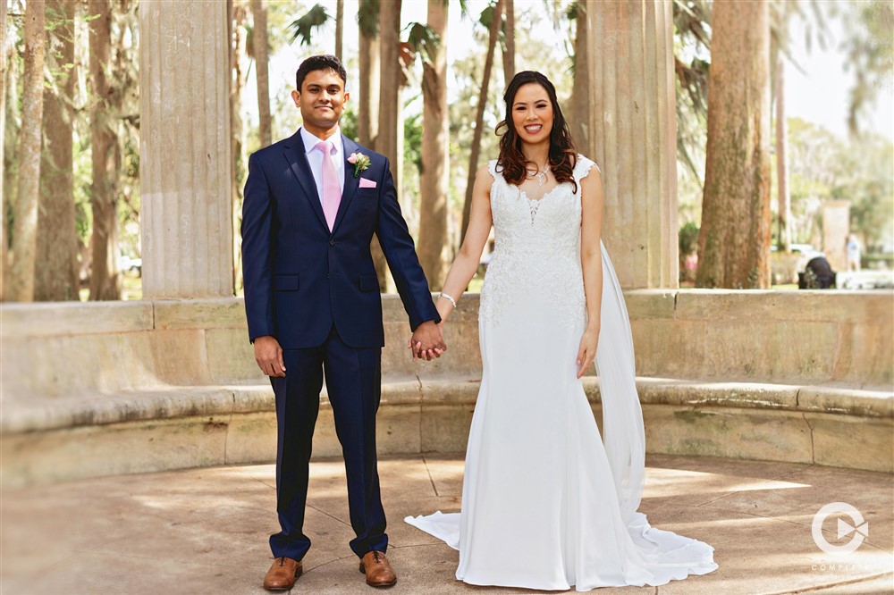Share Your Wedding Photos With Your Guests in Orlando