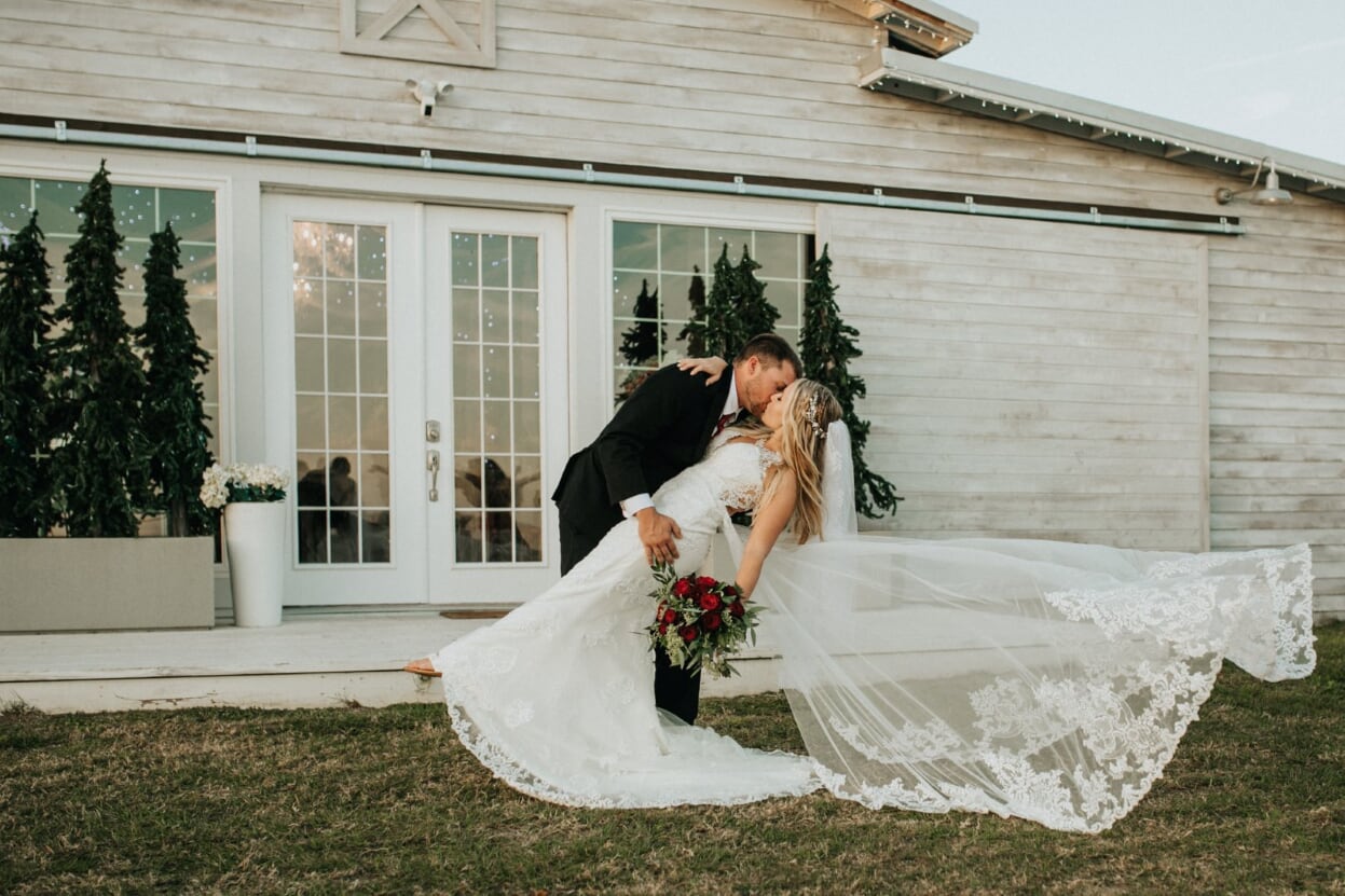 Bride and groom kissing at Casa Feliz wedding photo